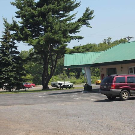 Evergreen Motel ออสวีโก ภายนอก รูปภาพ