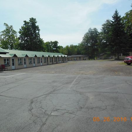 Evergreen Motel ออสวีโก ภายนอก รูปภาพ