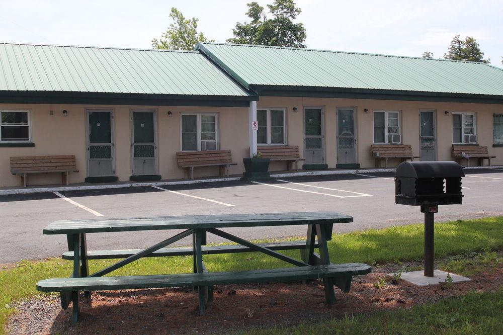 Evergreen Motel ออสวีโก ภายนอก รูปภาพ
