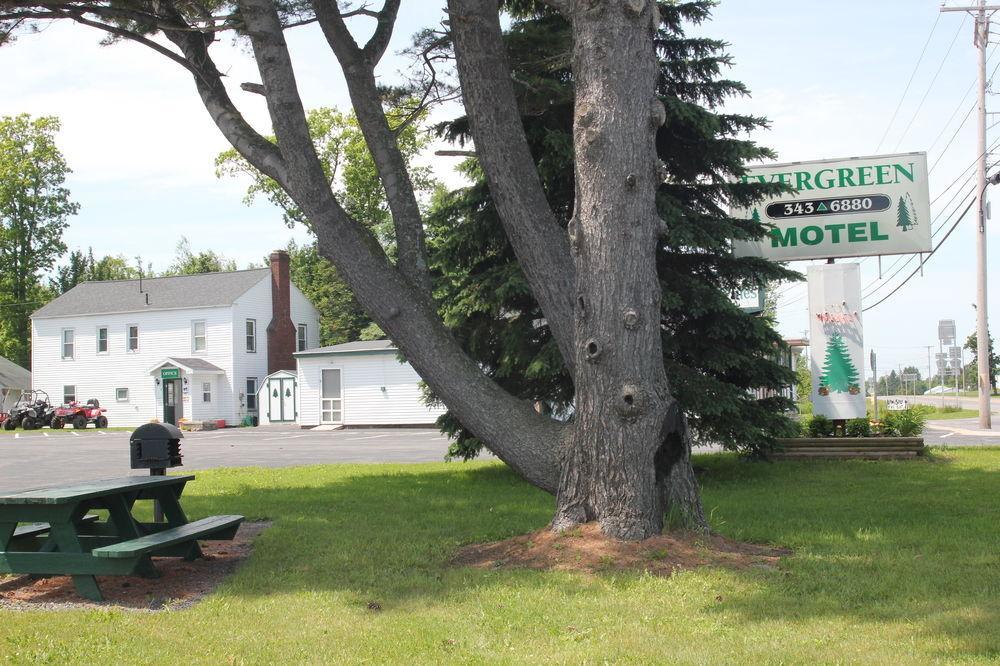 Evergreen Motel ออสวีโก ภายนอก รูปภาพ