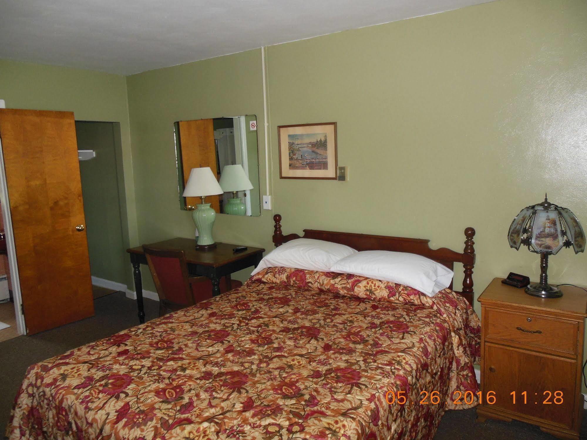 Evergreen Motel ออสวีโก ภายนอก รูปภาพ