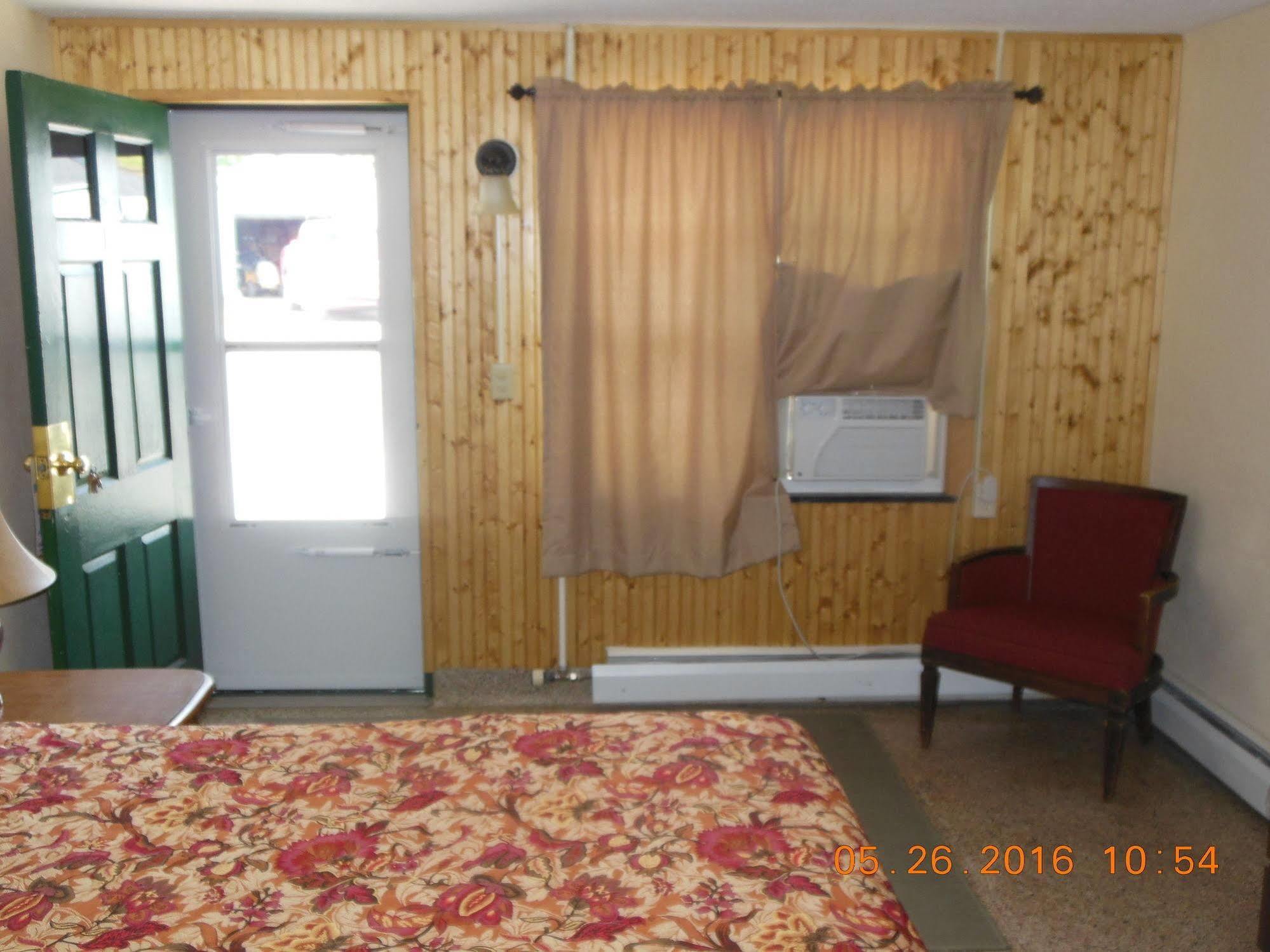 Evergreen Motel ออสวีโก ภายนอก รูปภาพ
