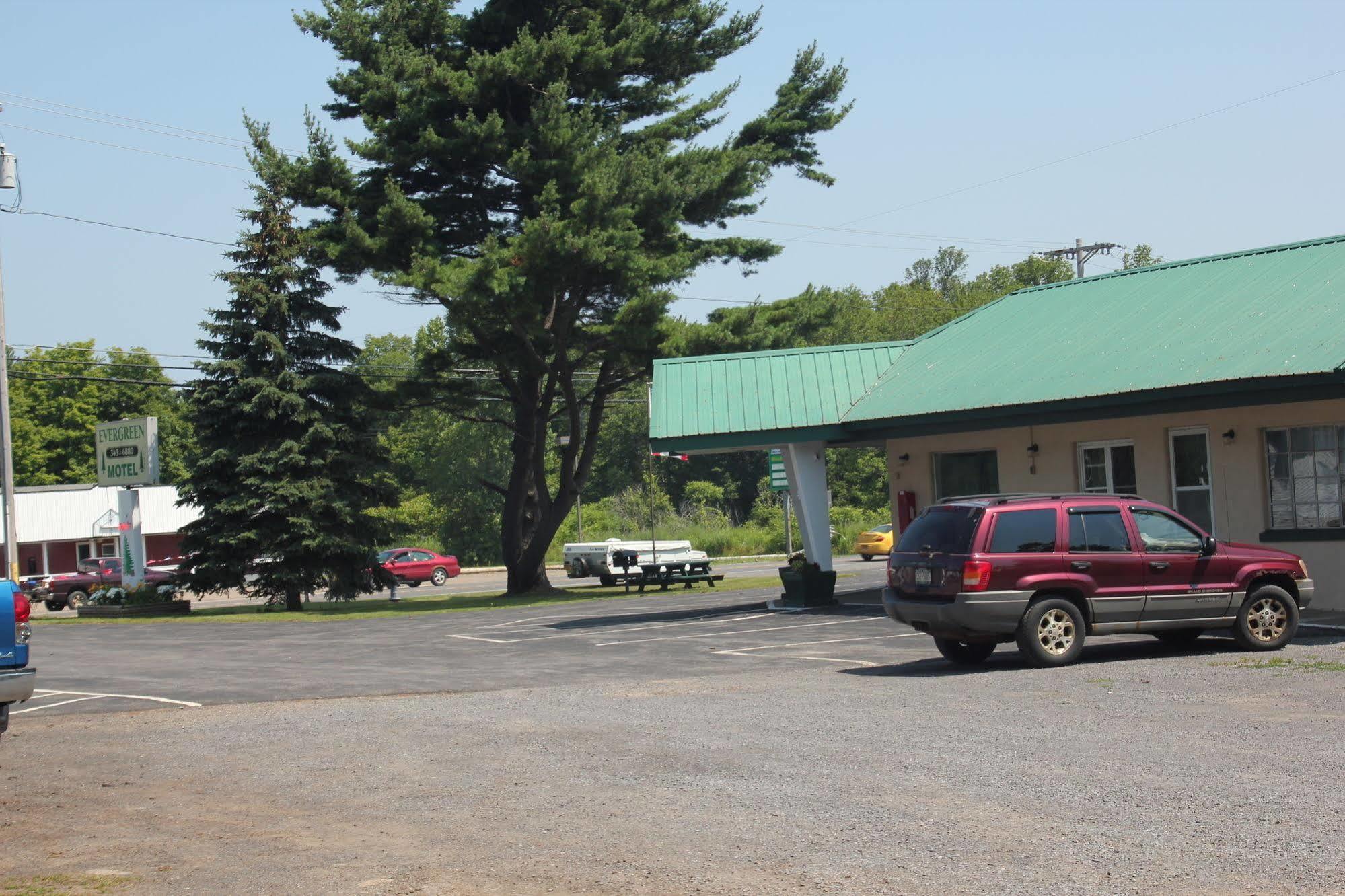 Evergreen Motel ออสวีโก ภายนอก รูปภาพ