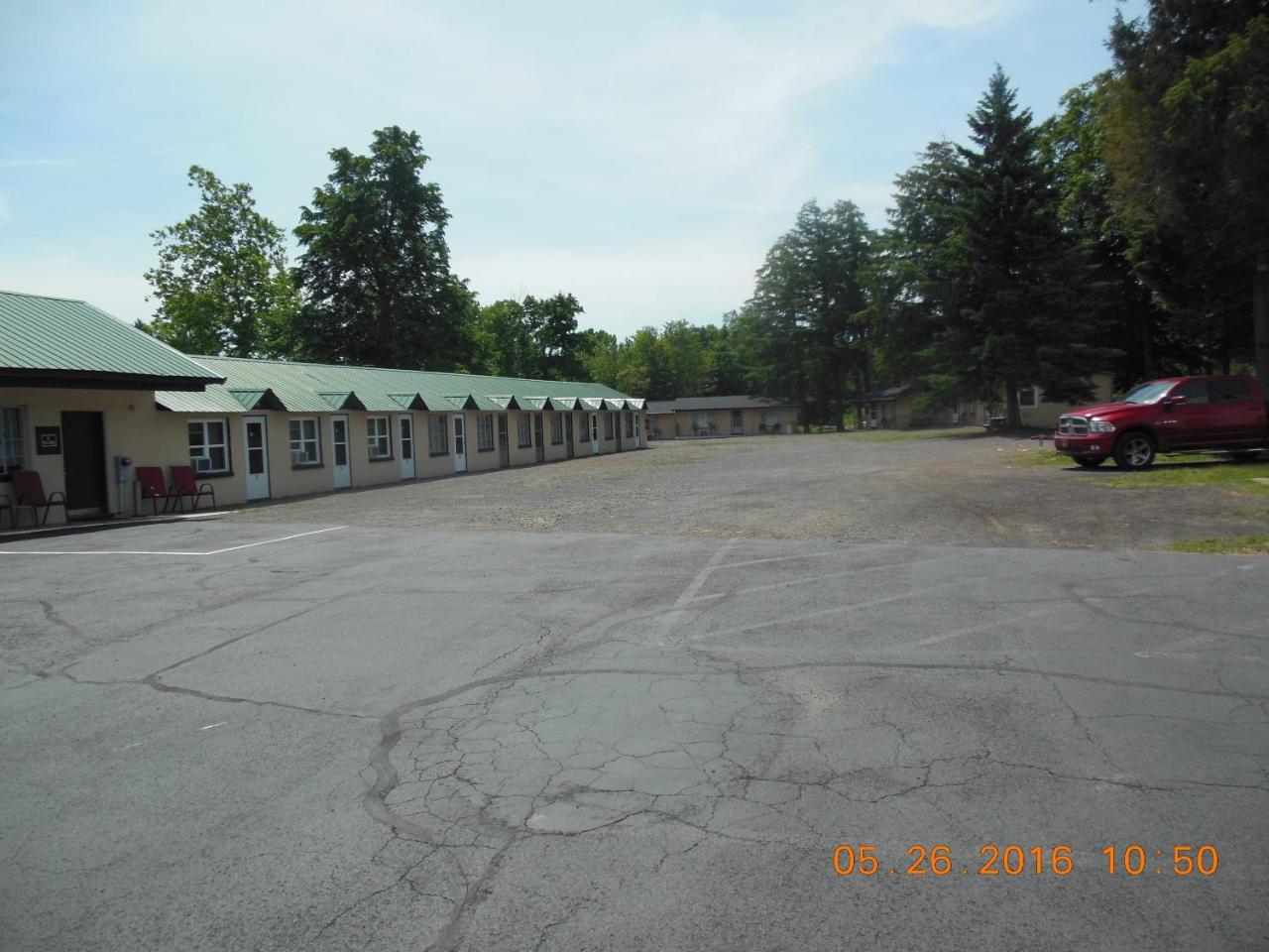 Evergreen Motel ออสวีโก ภายนอก รูปภาพ