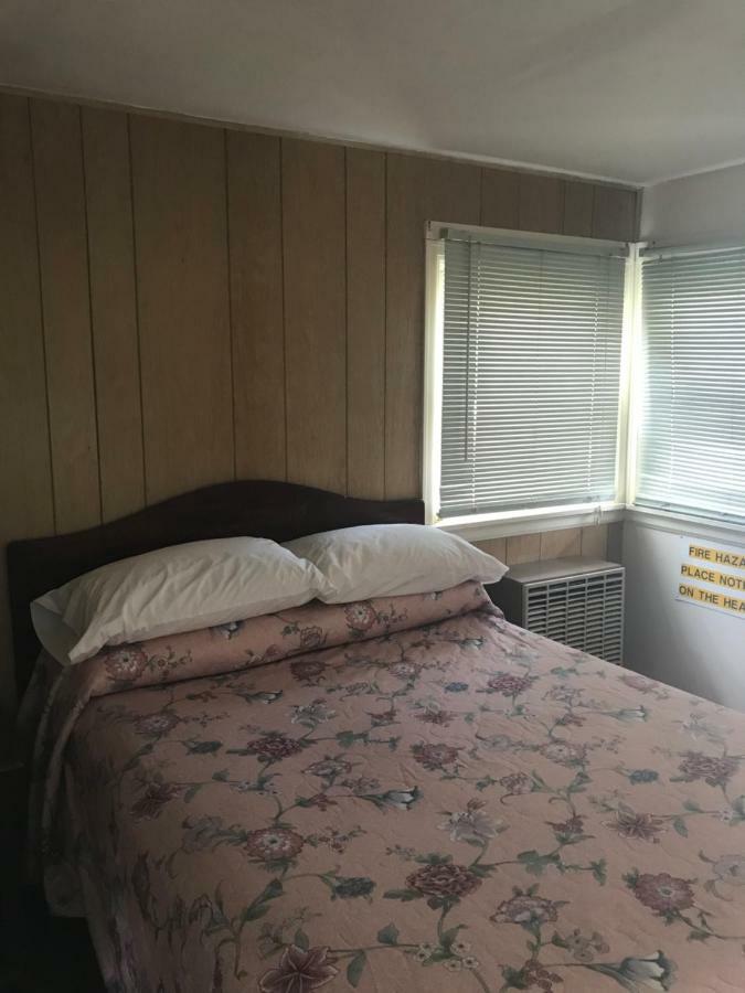 Evergreen Motel ออสวีโก ภายนอก รูปภาพ