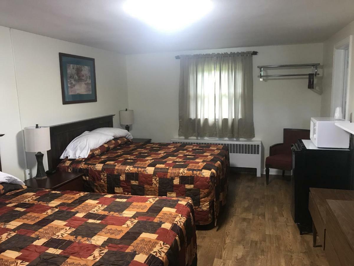 Evergreen Motel ออสวีโก ภายนอก รูปภาพ